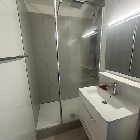 Joli T2 Bis Climatise Proche Apartmán *